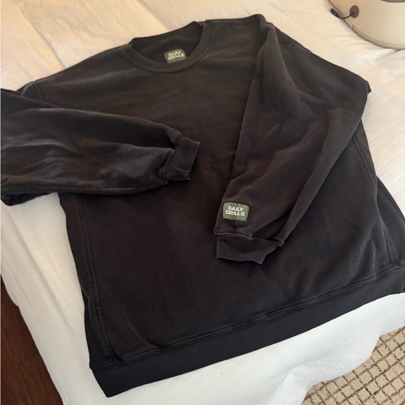 Daily Drills Black Oversized Fleece Crew - M/L - Picture 1 of 4